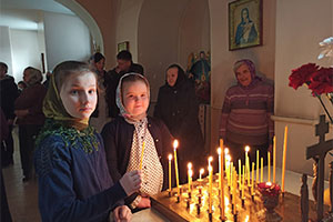 Детская служба в храме преподобного Серафима Саровского в г.Белоозёрске